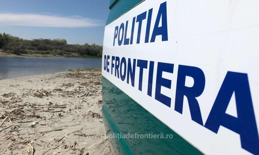 Bărbat căzut în apă în Delta Dunării, salvat de poliţiştii de frontieră