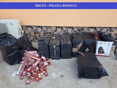 Percheziţii ale poliţiştilor şi procurorilor DIICOT Iaşi în trei judeţe, pentru destructurarea unei grupări de contrabandă cu ţigări