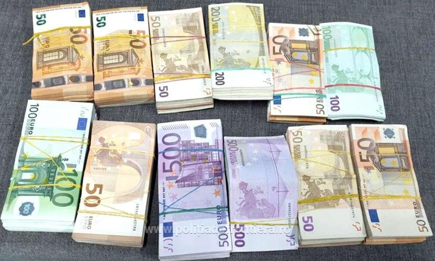 Suma de 242.000 de euro, găsită ascunsă pe corpul unei femei care intra în ţară pe la Punctul de Trecere a Frontierei Giurgiu; banii nu au putut fi justificaţi