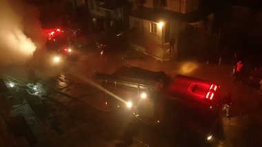 Galaţi: Un copil de 7 luni a fost intoxicat cu fum şi 18 persoane au fost evacuate în urma incendiului izbucnit într-o garsonieră - FOTO, VIDEO