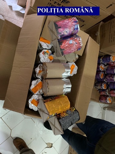Poliţia Română: Zeci de tone de articole pirotehnice, confiscate. Din cauza nerespectării legislaţiei privind articolele pirotehnice, 8 persoane au suferit vătămări, una dintre ele decedând