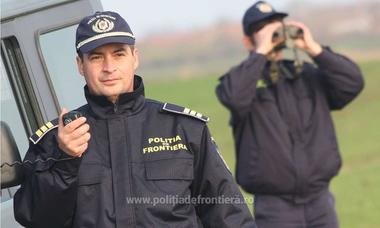 Caraş-Severin: 15 migranţi, între care un copil de doar şase luni, prinşi după ce au trecut fraudulos frontiera României