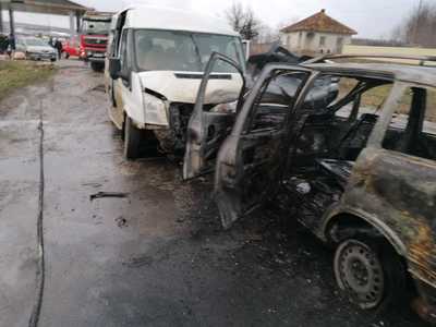 UPDATE - Botoşani: Unsprezece persoane, între care un copil, rănite în accidentul rutier de pe DN 29 D, în care au fost implicate un microbuz de transport persoane şi un autoturism; una dintre victime este în comă