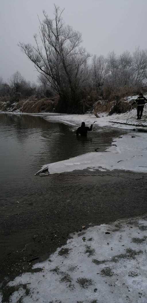 Braşov: Doi adolescenţi de 14 ani au plecat ieri să se joace şi nu au mai revenit la domiciliu; zeci de persoane au demarat căutările, unul dintre băieţi fiind găsit în albia râului Olt/ Cel de-al doilea este în continuare căutat- FOTO/ VIDEO