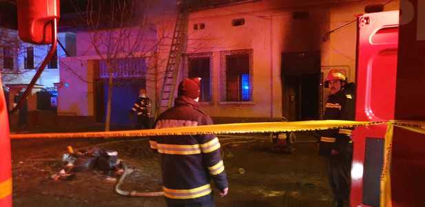 UPDATE - Patru copii au murit după ce un incendiu a cuprins o locuinţă din Timişoara; părinţii acestora nu erau acasă