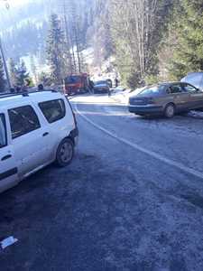UPDATE - Alba: Doi adulţi şi doi copii, răniţi în urma unui accident care a avut loc în Arieşeni - FOTO