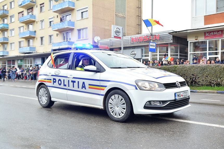 Braşov: Un bărbat s-a aruncat de la etajul 10 cu fiica sa de trei luni şi jumătate în braţe