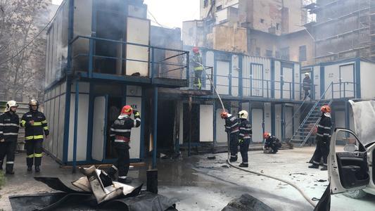 Incendiu la containere de lângă Primăria Sectorului 5 - FOTO, VIDEO