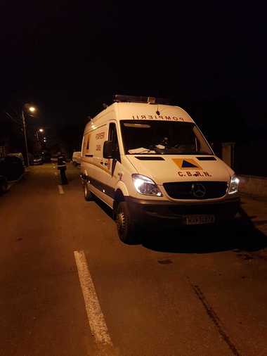 Timişoara: Un om a ajuns la spital, după ce în locuinţa sa, în care se aflau şi doi copii, s-au înregistrat acumulări de monoxid de carbon de la o instalaţie de încălzire  improvizată
