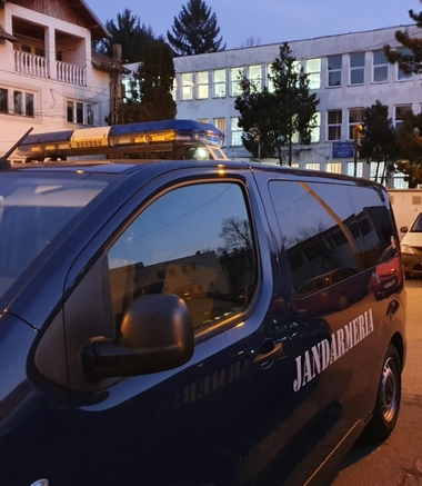 Jandarmii au aplanat un conflict între mai mulţi elevi din Piteşti. Asupra unuia dintre ei a fost găsit un briceag