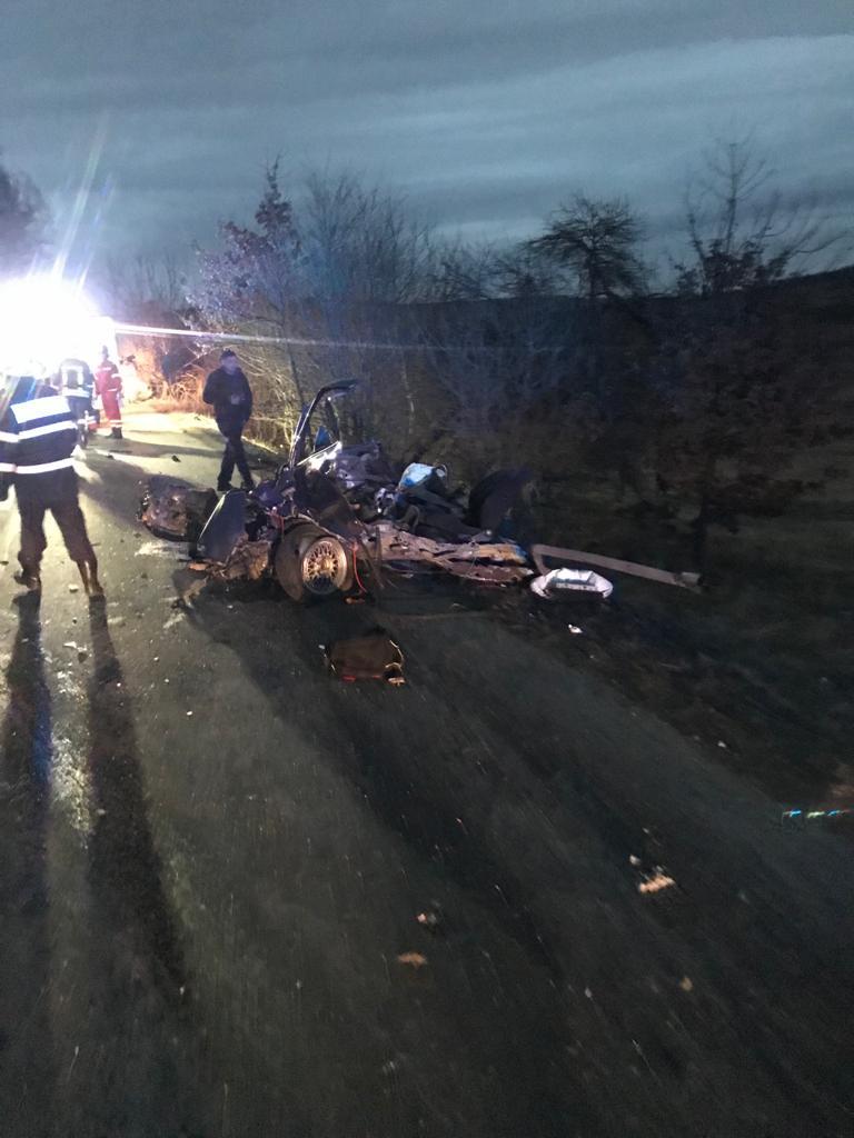 Sibiu: Încă una dintre persoanele implicate în accidentul de pe drumul judeţean 106 a murit; bilanţul accidentului a ajuns la trei morţi şi un rănit, un băiat de 16 ani
