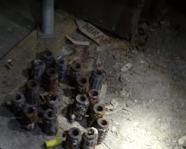 UPDATE - Verificări la un imobil aflat în reabilitare din Sectorul 1 al Capitalei, după ce un bărbat a anunţat, la 112, că acolo sunt mai multe dispozitive explozive / În subsol au fost găsite mine antipersonal fără încărcătură explozibilă