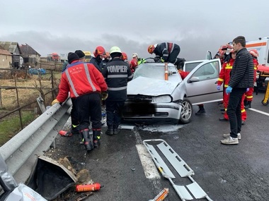 O persoană a murit şi trei au fost rănite în urma unui accident pe DN1 - FOTO