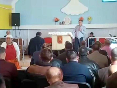 Galaţi: Doi bărbaţi, amendaţi cu câte 5.000 de lei, după o slujbă religioasă la care au participat mai multe persoane; unul dintre ei a primit amenda după ce a postat imagini de la ceremonie pe Facebook