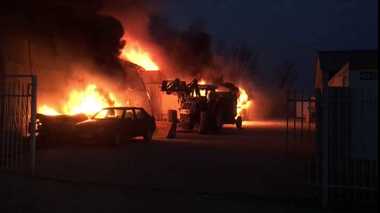Ialomiţa: Un bărbat a murit într-un incendiu care a cuprins o fermă/ În acelaşi incendiu au murit şi circa 700 de animale
