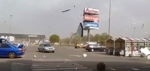 Vijelie puternică la Satu Mare, unde a fost cod portocaliu de vânt, cu rafale care puteau depăşi 95 de kilometri la oră - VIDEO
