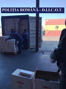 Aproximativ 10 milioane de ţigarete de contrabandă, descoperite într-un container sosit în Portul Constanţa Sud Agigea
