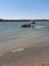 UPDATE - Tulcea: Ambarcaţiune cu zece persoane la bord, răsturnată pe canalul Sulina. Nouă persoane au reuşit să se salveze - FOTO