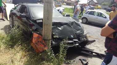 Doi morţi şi trei răniţi, printre care un copil de 7 ani, într-un accident rutier care a avut loc în Craiova