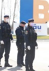 Intervenţie a poliţiştilor şi jandamilor la Spitalul din Râmnicu Sărat, unde un tânăr internat cu COVID-19 a făcut scandal