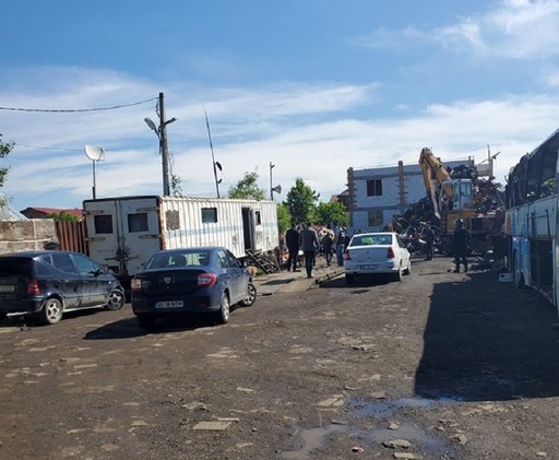 Amenzi de peste 500.000 de lei, date în urma controalelor făcute de Garda de Mediu la firme care colectează şi ard ilegal deşeuri