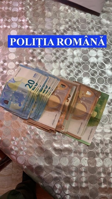 Vrancea: Cinci persoane suspectate de cămătărie şi şantaj, reţinute în urma unor percheziţii