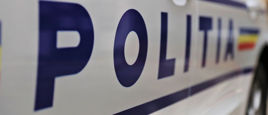 UPDATE - Un bărbat de 28 de ani a murit după ce a căzut de la etajul unui bloc din Craiova  / Poliţiştii au stabilit că bărbatul s-a sinucis
