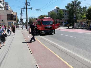 Mai multe persoane, evacuate dintr-un supermarket din municipiul Galaţi şi din magazinele din apropiere, în urma unei scurgeri de gaz
