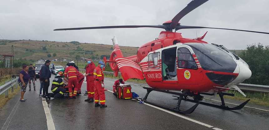 Şase persoane, între care trei copii, rănite într-un accident produs în judeţul Dolj