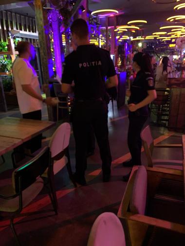 Controale în sectoarele 1 şi 3 din Capitală, pentru verificarea respectării măsurilor de prevenire a răspândirii pandemiei – S-au dat peste 90 de amenzi, în valoare de peste 121.000 de lei