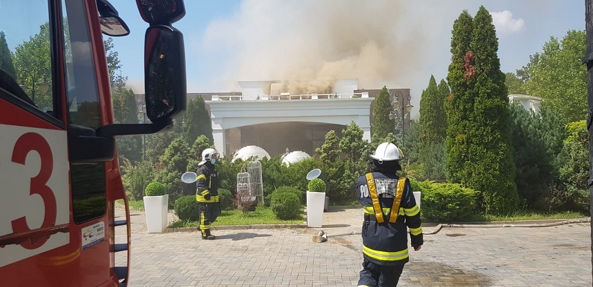 Incendiu în bucătăria unui complex pentru organizarea de evenimente, din Otopeni - FOTO
