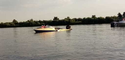 UPDATE - Accident naval în Tulcea, în care sunt implicate două ambarcaţiuni cu 13 persoane/ Trei persoane au suferit traumatisme osoase şi au fost duse la spital/ Cele două ambarcaţiuni s-au ciocnit