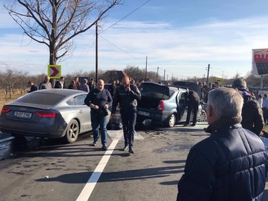 Fostul ministru Daniel Chiţoiu a fost trimis în judecată pentru ucidere din culpă în cazul accidentului  soldat cu decesul a două persoane, de la sfârşitul anului trecut. Rude ale victimelor şi unităţi sanitare, părţi în dosar