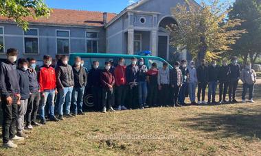 Timiş: 29 de migranţi, prinşi de poliţiştii de frontieră în timp ce încercau să treacă ilegal graniţa/ Călăuză reţinută pentru 24 de ore

