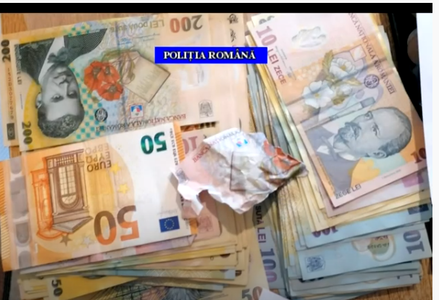 Patru persoane care au plasat bani falşi în mai multe judeţe ale ţării, arestate pentru 30 de zile/ Trei dintre suspecţi, prinşi cu 71 de bancnote false asupra lor - VIDEO