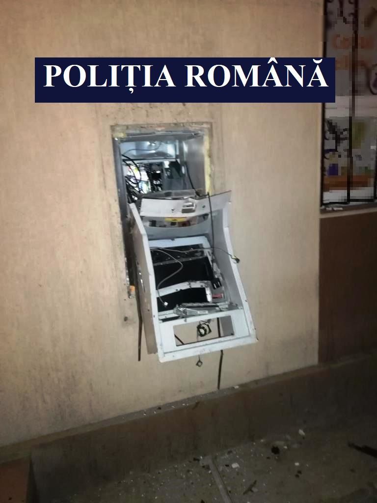 Poliţiştii anunţă că nu au fost sustraşi bani din bancomatele aruncate în aer în Otopeni/ Autorii altor cinci infracţiuni similare comise în acest an, identificaţi