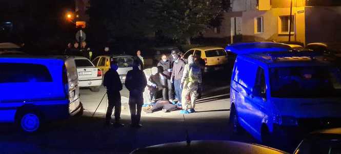 Sibiu: Un tânăr de 28 de ani a fost găsit înjunghiat într-o parcare/ Presupusul agresor se află în custodia poliţiştilor