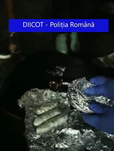 Dolj: Un bărbat a fost arestat după ce au fost găsite droguri în capitonajul autoturismului pe care îl conducea