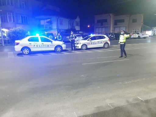 Razie în Bucureşti – Poliţiştii au verificat peste 720 de autovehicule, au legitimat 890 de persoane şi au aplicat amenzi în valoare de peste 20.500 de lei/ Au fost organizate 40 de filtre
