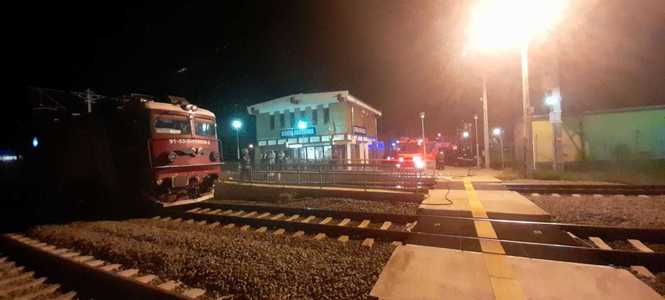 Incendiu la locomotiva unui tren InterRegio care circula pe ruta Bucureşti - Curtici - Viena, în judeţul Alba/ Circulaţia feroviară este întreruptă