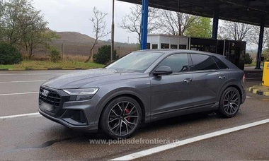 Autoturism de lux declarat furat din Franţa, descoperit la frontiera de est, la câteva ore de la semnalarea furtului - FOTO

