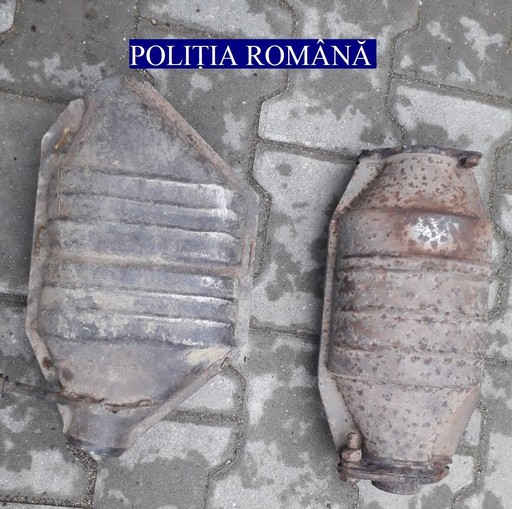 Mureş: Cinci bărbaţi au fost reţinuţi, după ce au furat catalizatoare auto