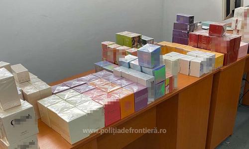 Peste 1.700 de articole vestimentare şi parfumuri susceptibile a fi contrafăcute, confiscate de poliţiştii de frontieră de la Giurgiu

