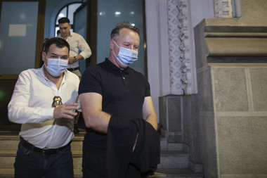 UPDATE - Instanţa a respins propunerea de arestare preventivă a fostului şef al Oficiului de Prevenire şi Combatere a Spălării Banilor. Laurenţiu Baranga, plasat în arest la domiciliu
