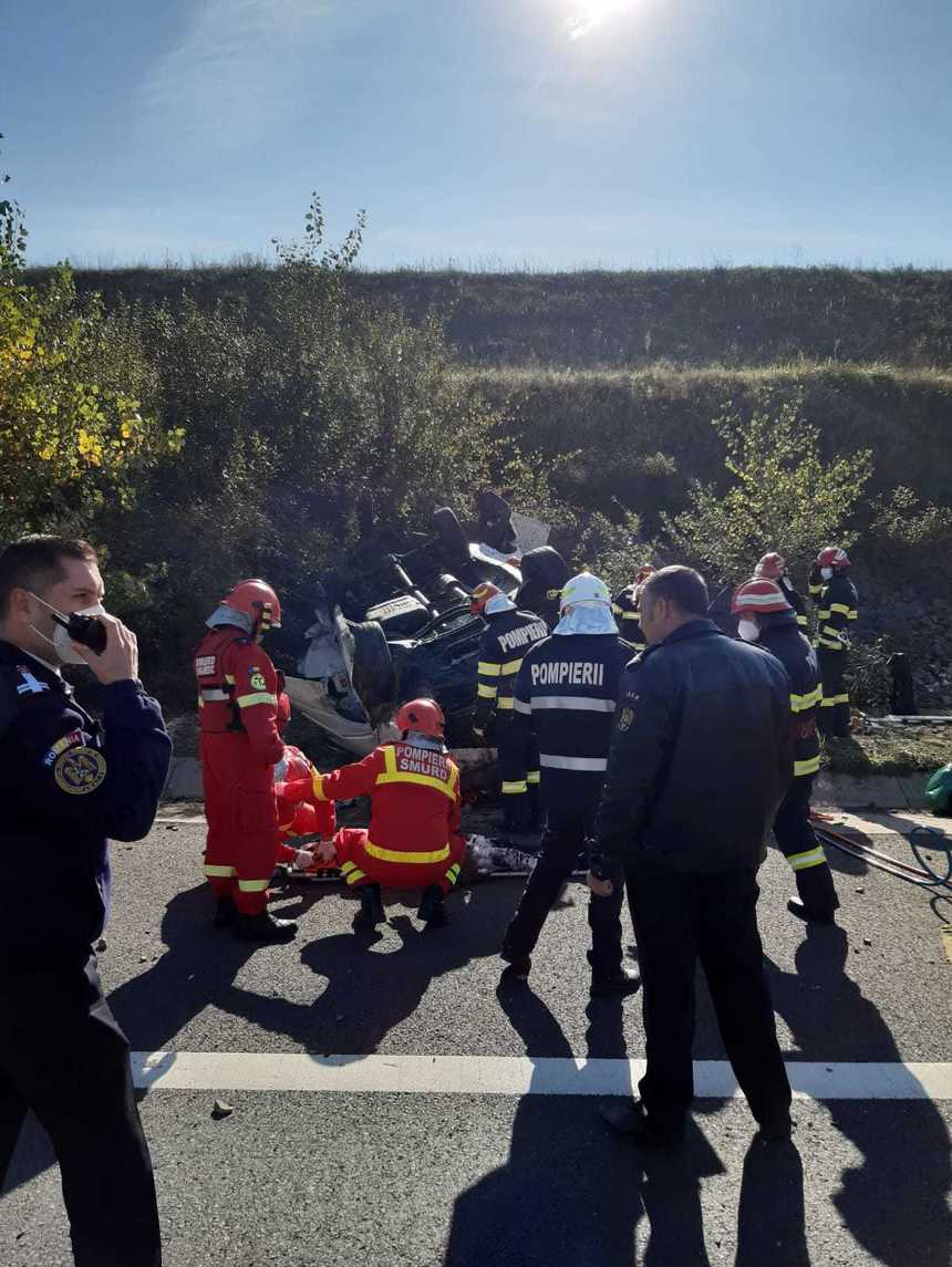 UPDATE - Grav accident de circulaţie pe Autostrada Sibiu – Orăştie, în judeţul Alba -13 persoane au fost rănite şi una a decedat