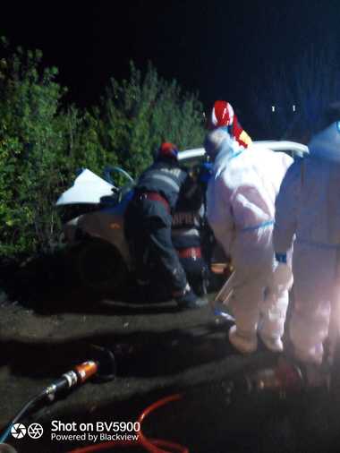 Cinci persoane, rănite după ce două maşini s-au ciocnit, pe DN 2, în Ialomiţa