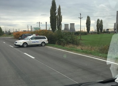 Şeful Biroului Drumuri Naţionale din Poliţia Prahova, destituit după ce subalternii săi au parcat o autospecială perpendicular pe şosea, blocând o bandă a DN 1