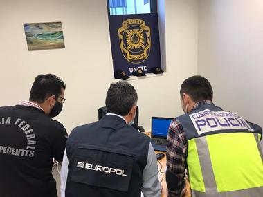 Reţea internaţională care trafica anual 45 de tone de cocaină, destructurată în urma unei acţiuni internaţionale/ Suspecţii trimiteau droguri din Brazilia, în porturi din Europa, inclusiv la Constanţa/ Reţeaua câştiga 100 de milioane de euro pe semestru
