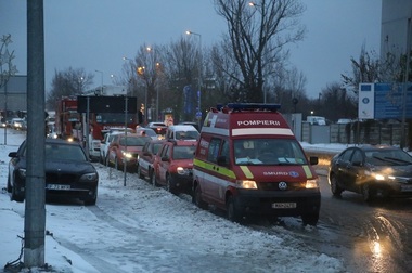 Ilfov: Două case din localitatea Jilava, cuprinse  de un incendiu care s-a extins pe 400 de metri pătraţi. 11 autospeciale de stingere au intervenit - FOTO
