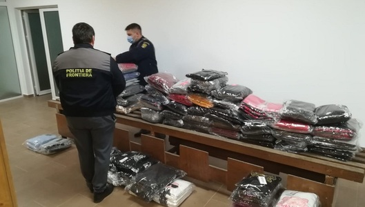 Bunuri susceptibile a fi contrafăcute în valoare de peste 77.000 lei, confiscate de poliţiştii de frontieră de la P.T.F. Vama Veche - FOTO

